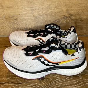 Saucony Triumph 19 Size 9.5